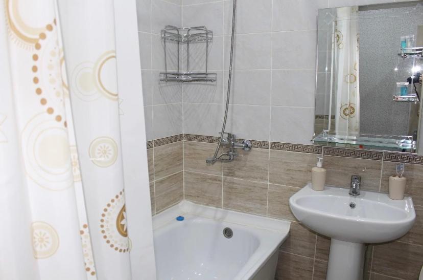 Суперкомфортная 1-Ком Квартира В Самом Центре Г.Алматы Almaty Eksteriør billede